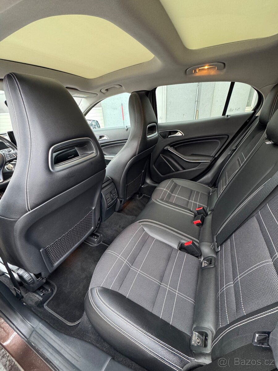 Mercedes-Benz GLA 220d (2015) – bez AdBlue, panorama, Night - 11
