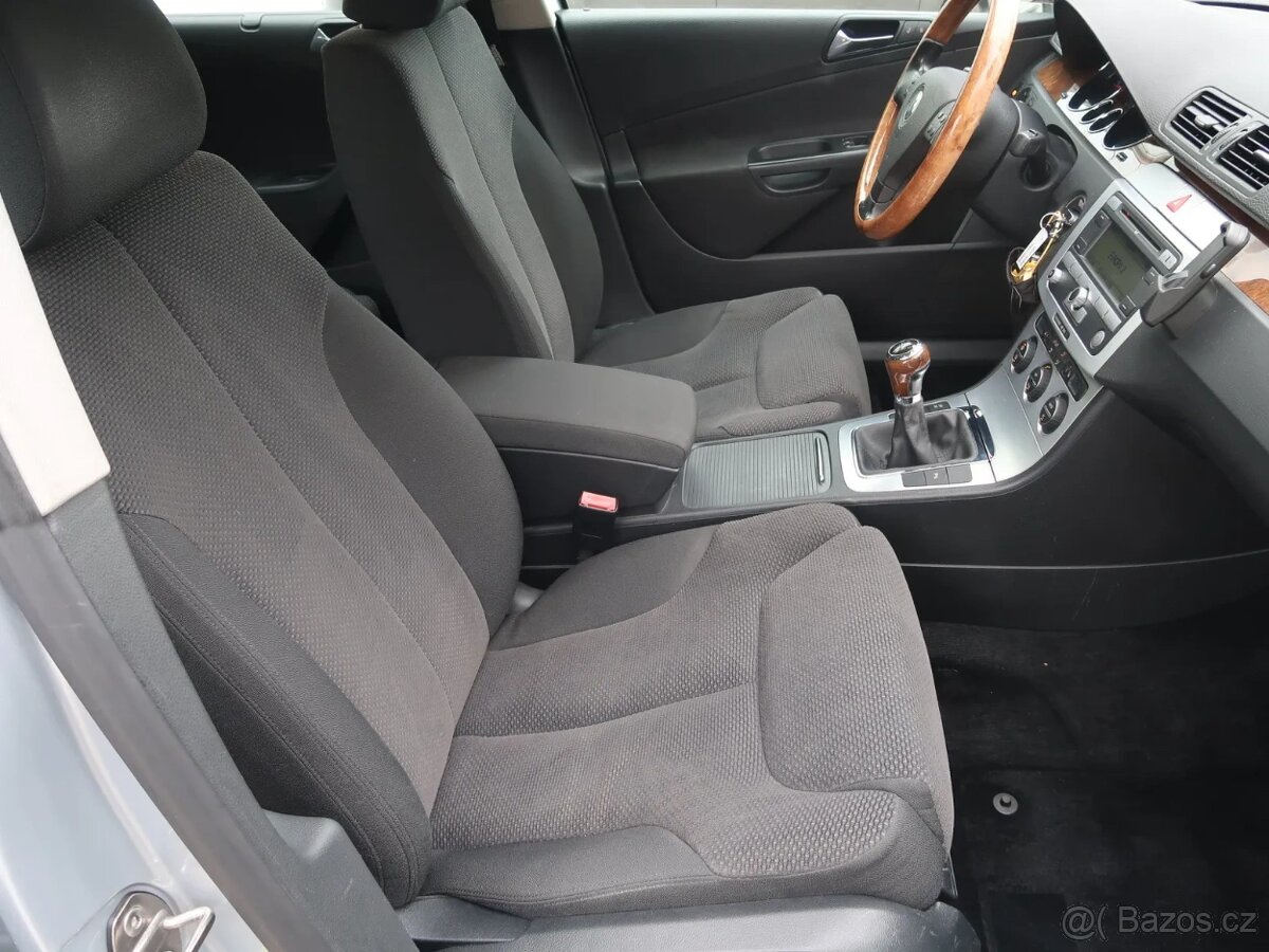 Volkswagen Passat 2007 2.0 TDI Combi - 11