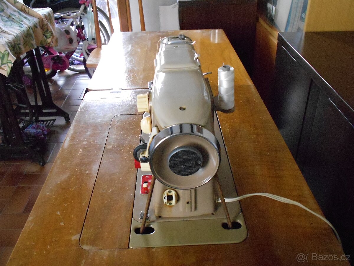 šicí stroj - 11