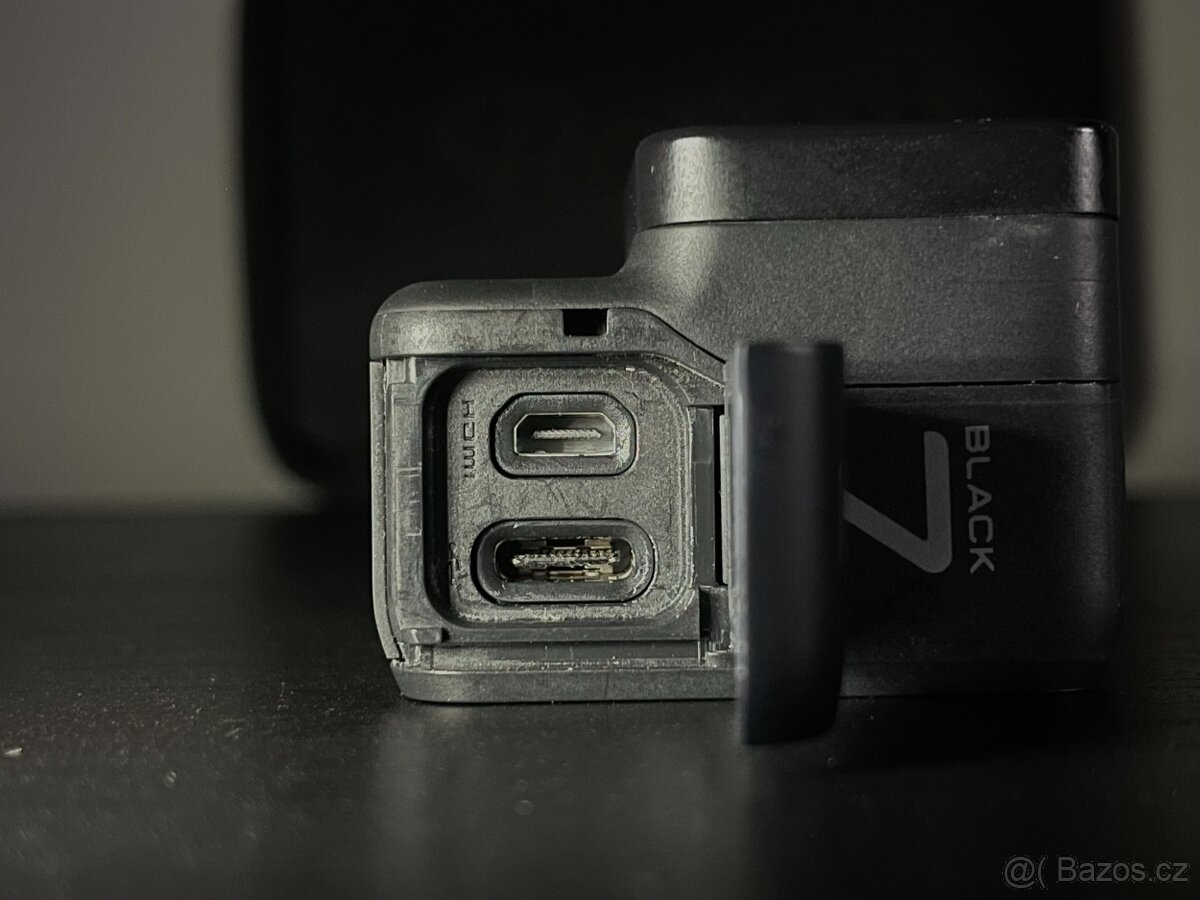 GoPro HERO7 Black + sada Rollei - 11