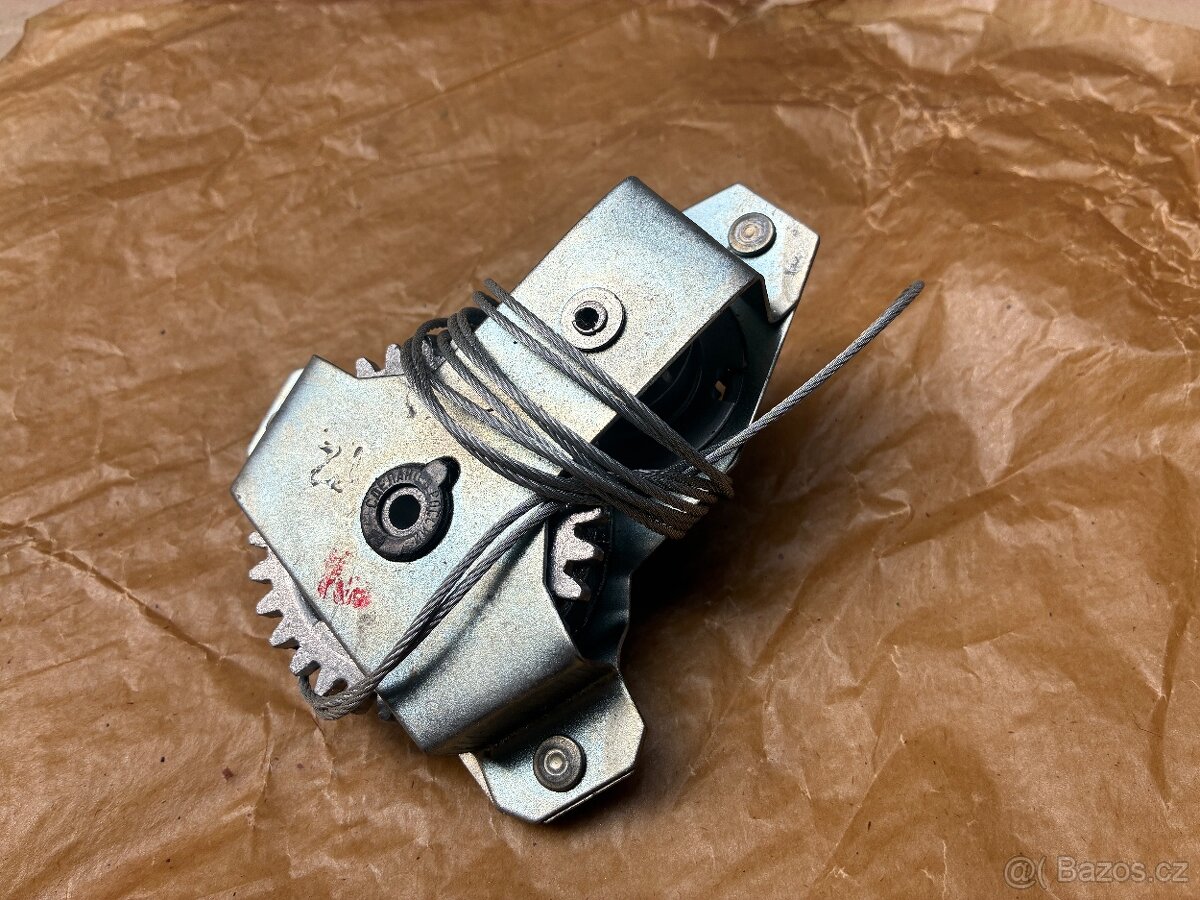 Volga 21, Gaz 69 predám nové dynamo - 11