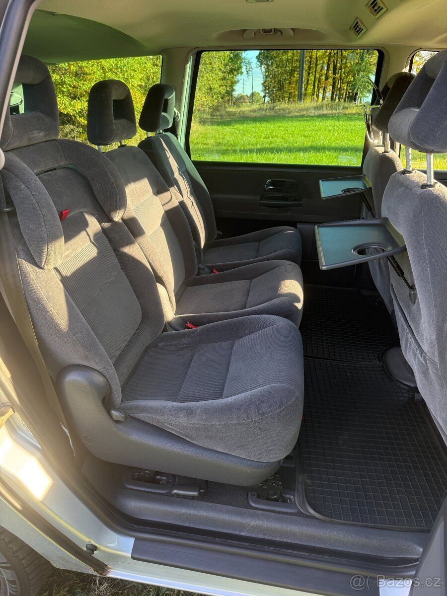 Ford Galaxy, 1.9 TDI, 96kW, GHIA, Top stav - 11