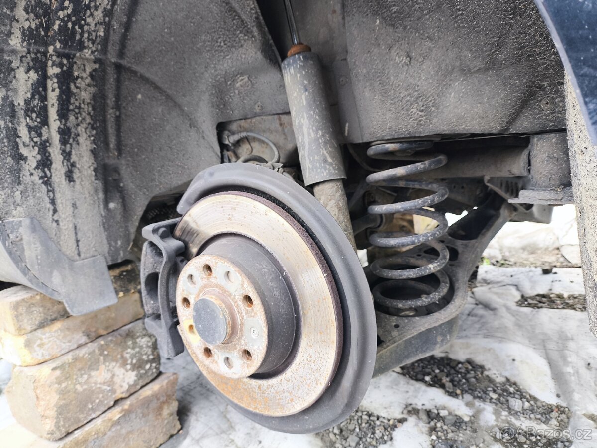 Passat B6 2009 2.0 TDI 103KW - díly - 11