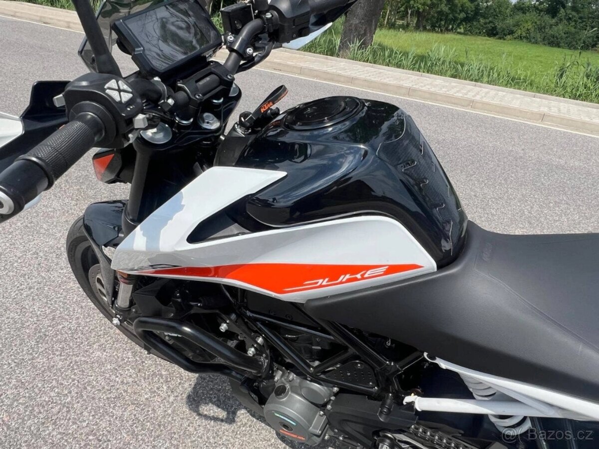 KTM 390 Duke - 11