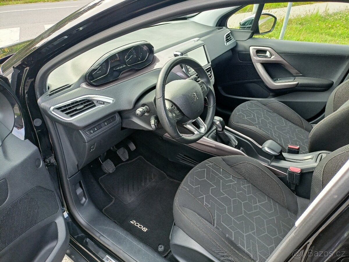 Peugeot 2008 1.2 VTi STYLE - 11
