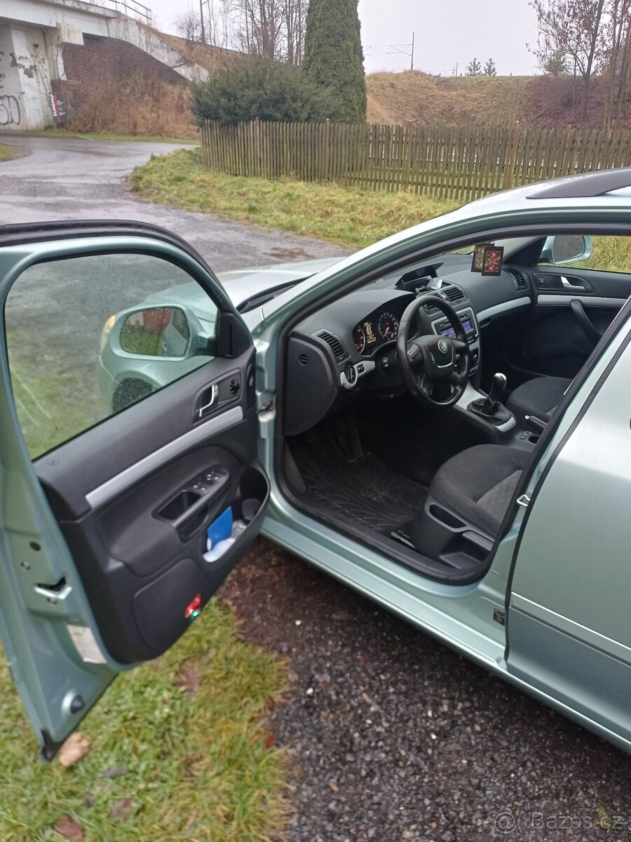 Škoda Octavie 1.4 tsi combi manuál - 11