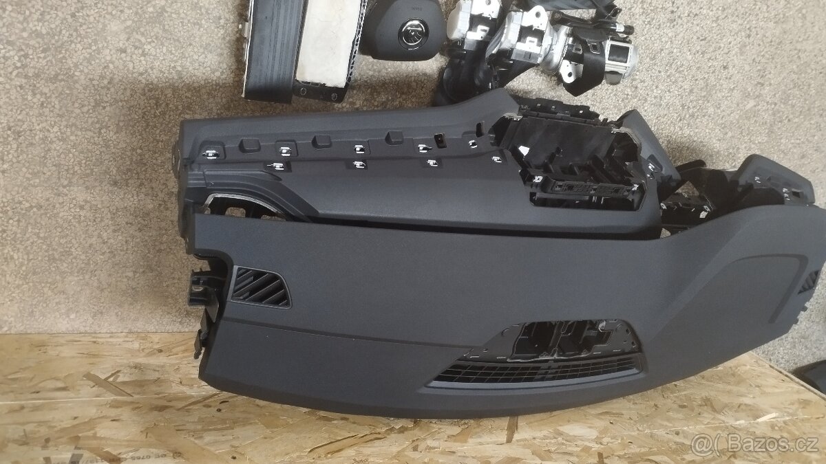 NOVÁ Originální airbagová sada Škoda Octavia 4 nová - 11