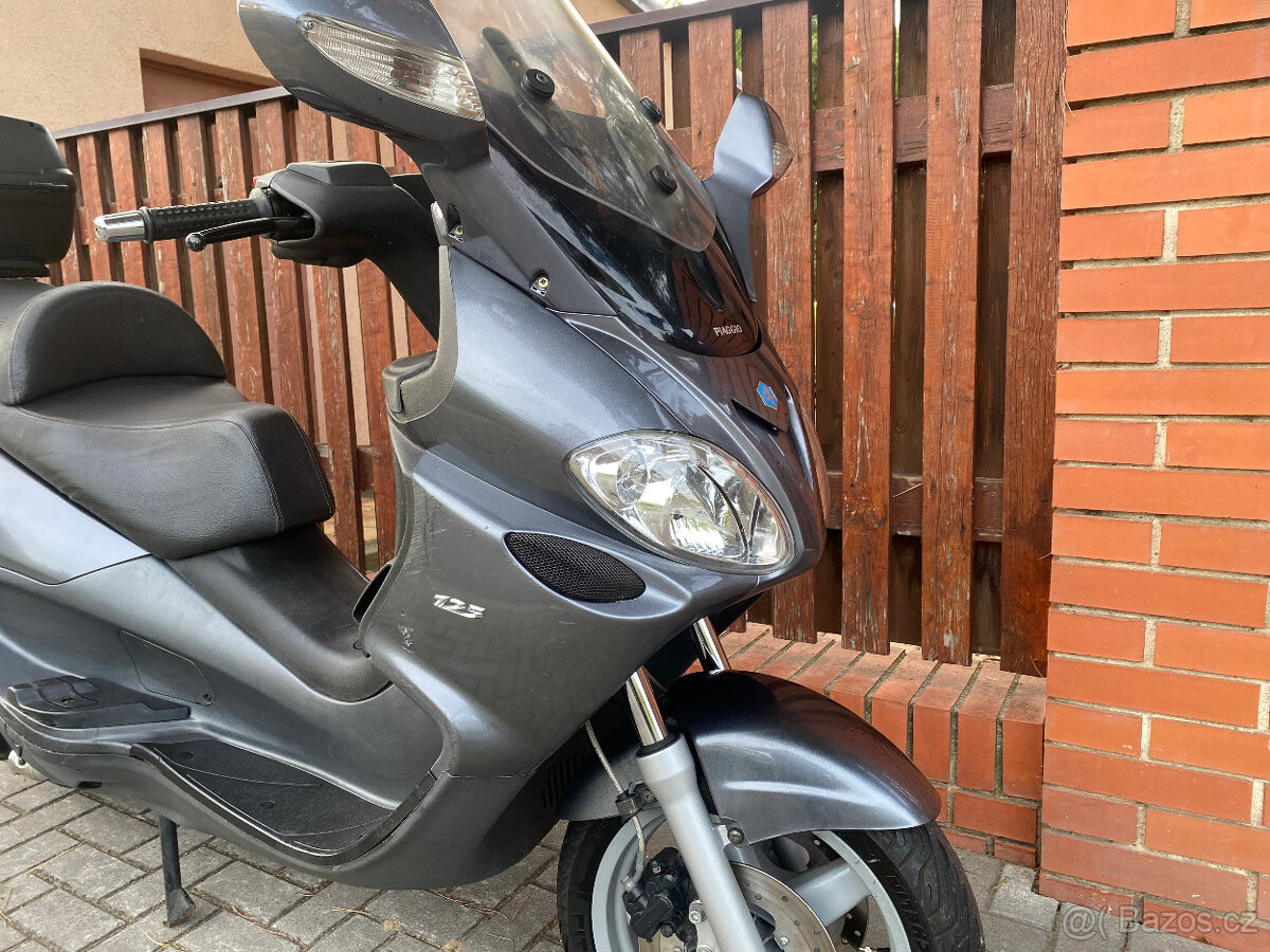 Piaggio X9 125 Evolution - 11