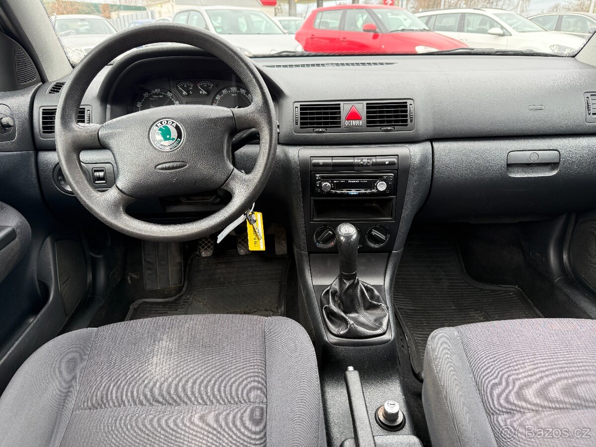 Škoda Octavia TOUR 1.6MPi 75kW 2009 ČR - 11