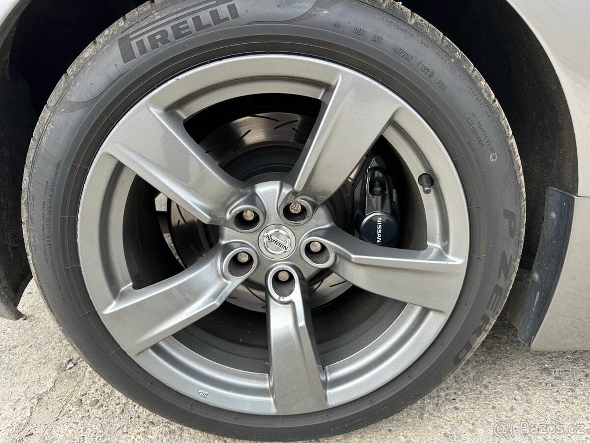 Nissan 370z - 11