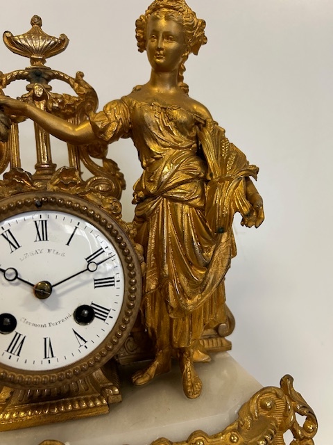 Figurární hodiny pod šturcem. - 11