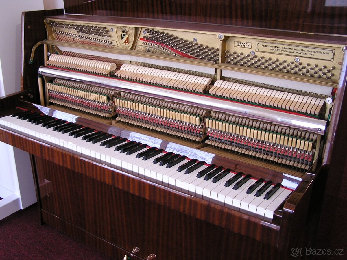 Prodám pianino Petrof mod.114 Classic - 11