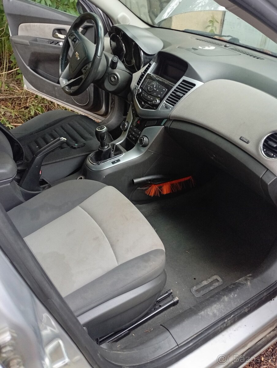 Chevrolet Cruze - 11