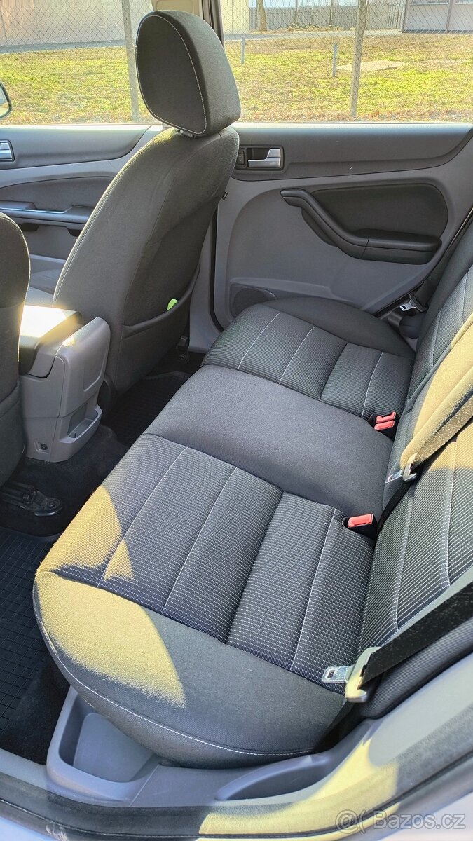 Ford Focus kombi mk2 2.0 TDCi - 11
