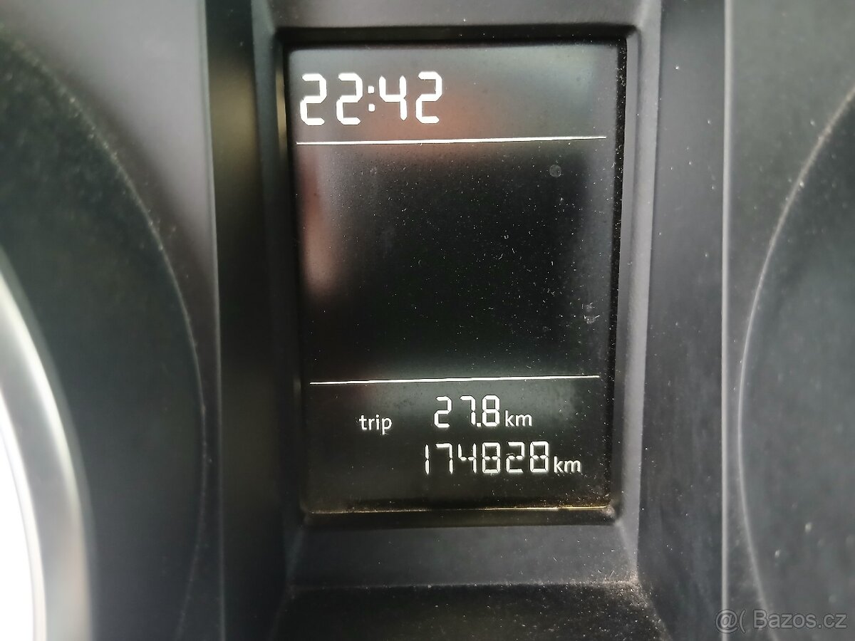 Volkswagen Golf, 1.6 TDI, bílá perleť - 11