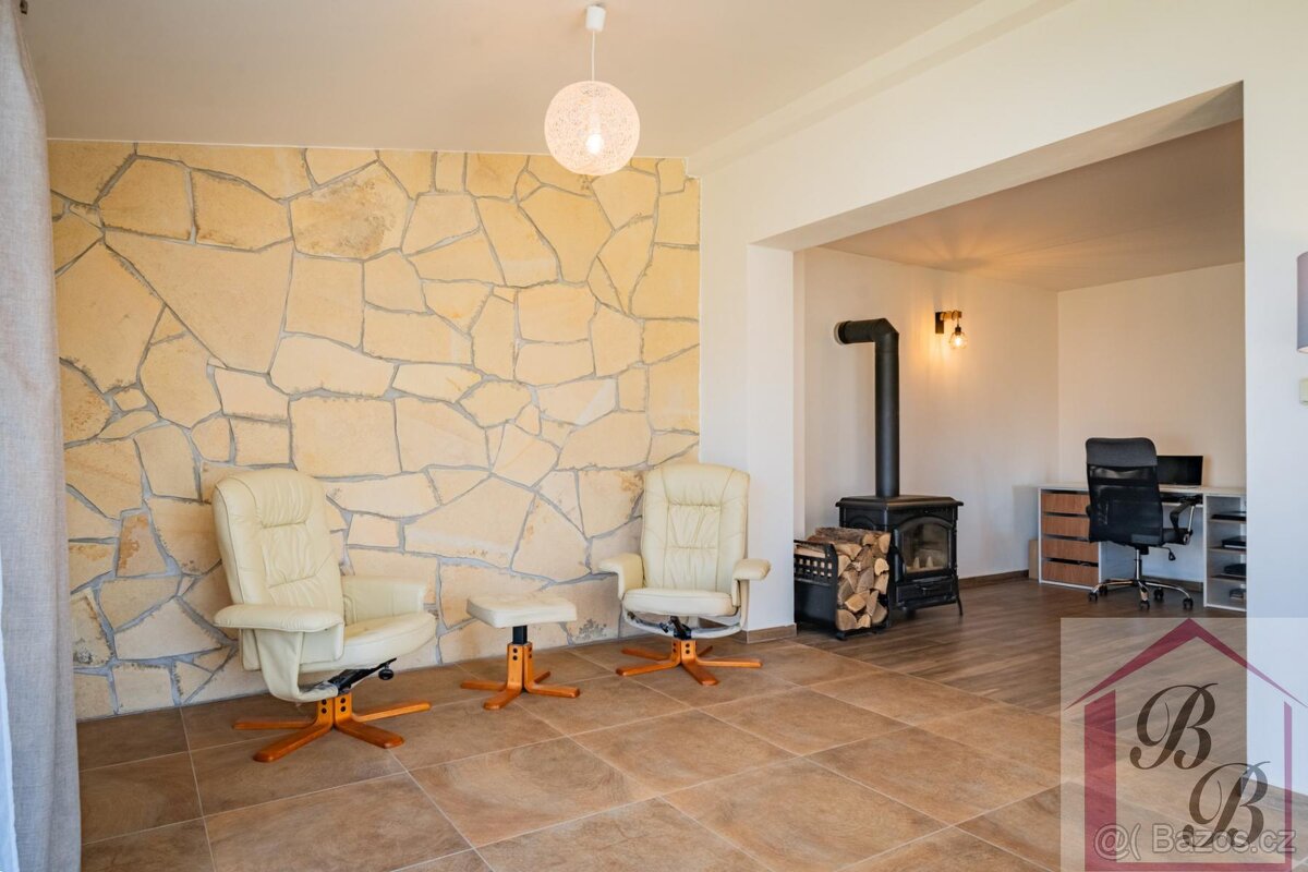 Prodej rodinného domu 6+kk se zahradou, Svijanský Újezd, okr - 11