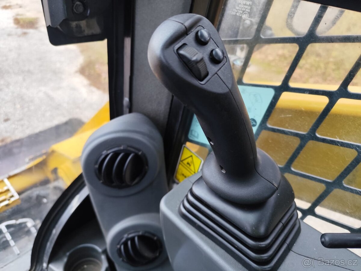 Nakladač CAT 262D3, posledný model. Plná výbava. ŠPZ. - 11