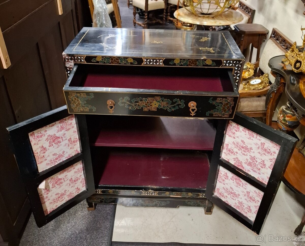 Starožitná čínská vykládaná komoda - 11