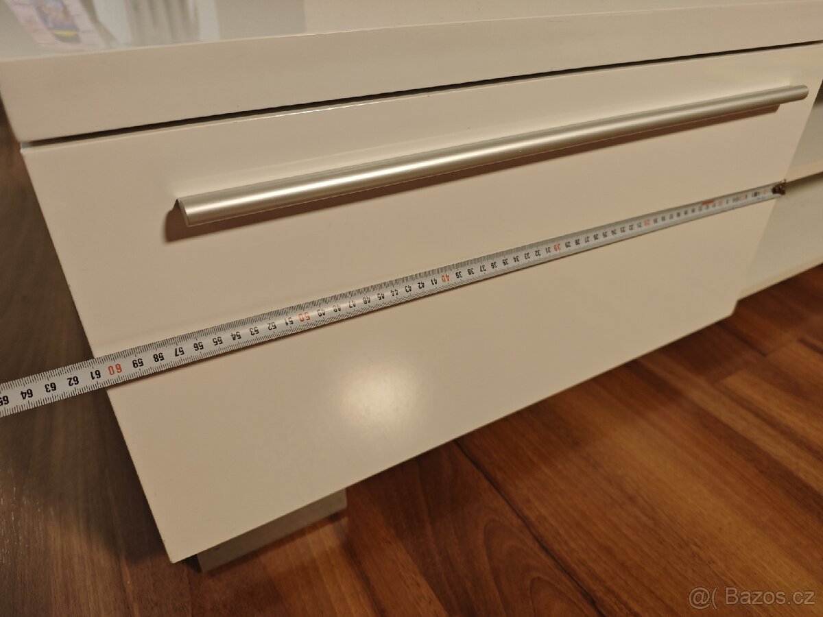 Komoda pod televizi - 11