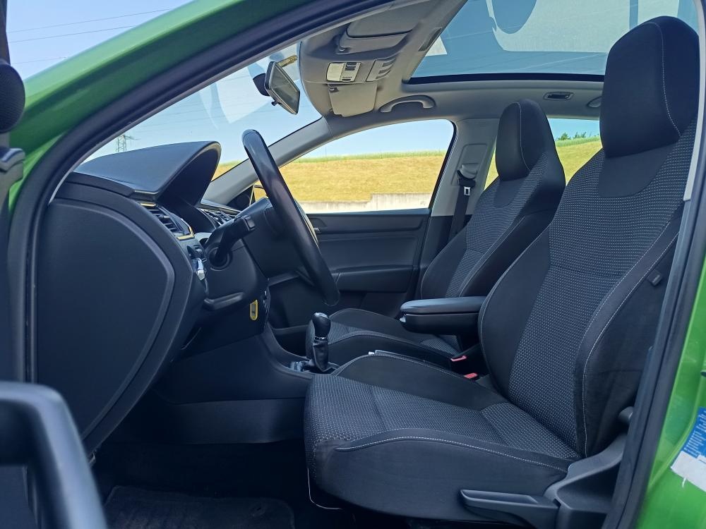 Škoda Rapid 1.2 Tsi 6 Kvalt panorama xenon 138150 km - 11