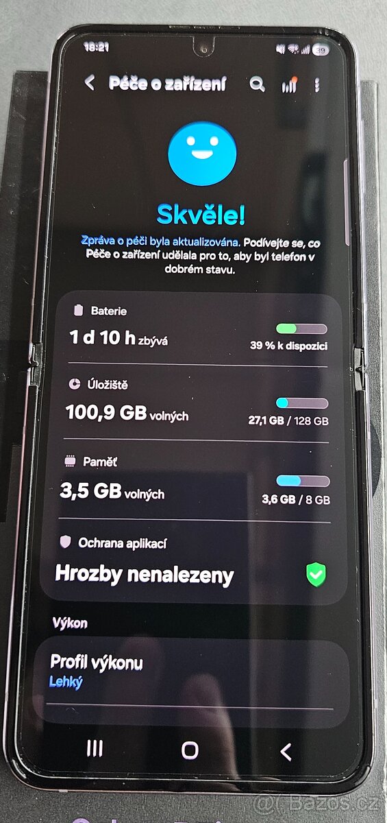 Samsung Galaxy Z Flip4 - 11