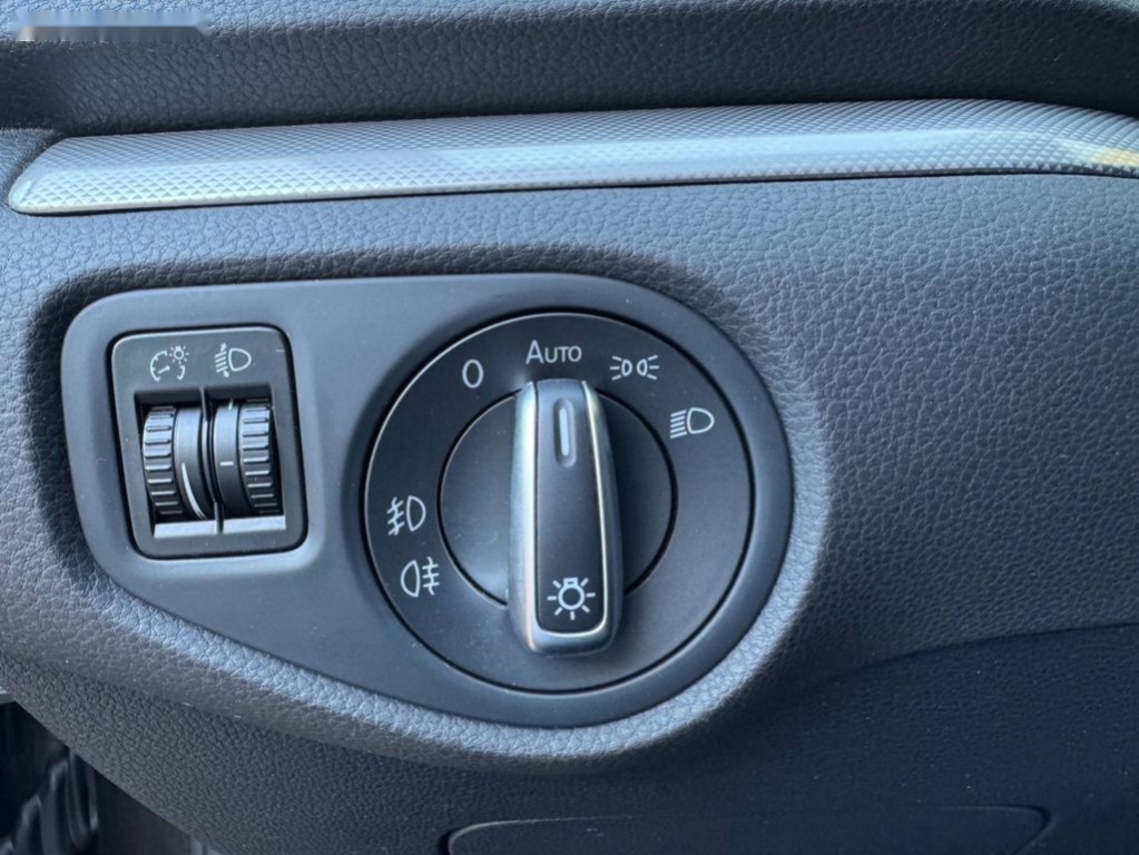 Volkswagen Sharan,2.0TDI DSG 7 míst - 11