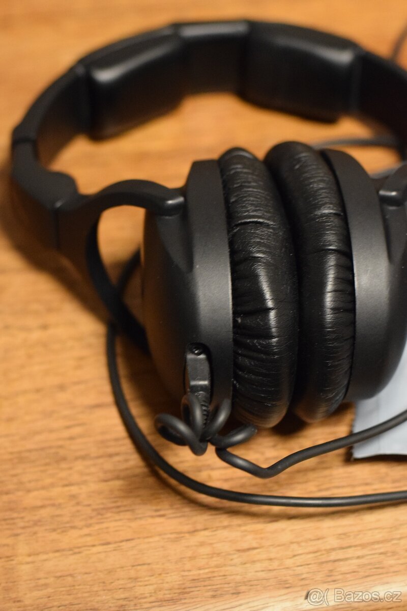 sluchátka Sennheiser HD 300 PRO - 11