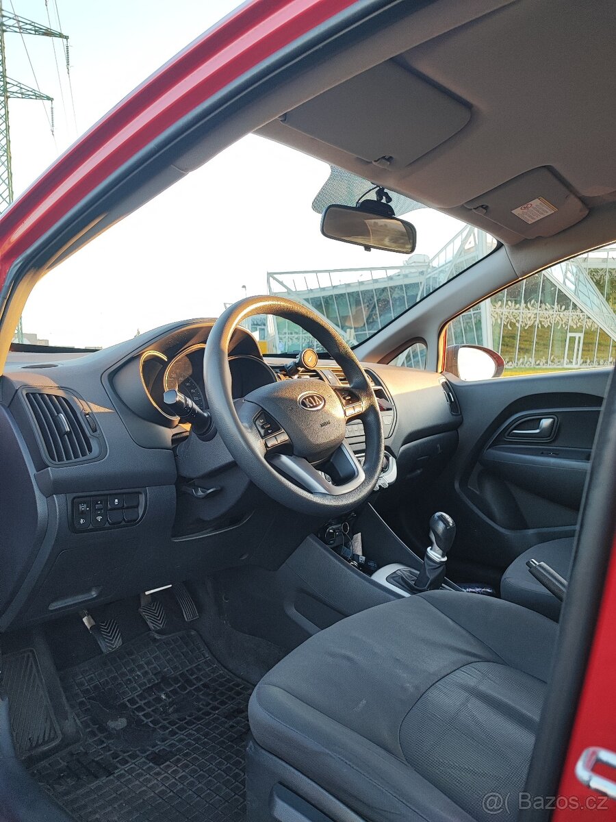 Kia Rio 2012 1.4 benzín 80 kW - 11