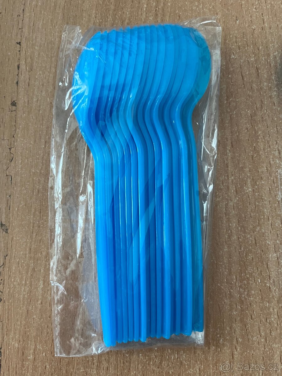 Sada na oslavu ,,dino,, 16 hostů - 11