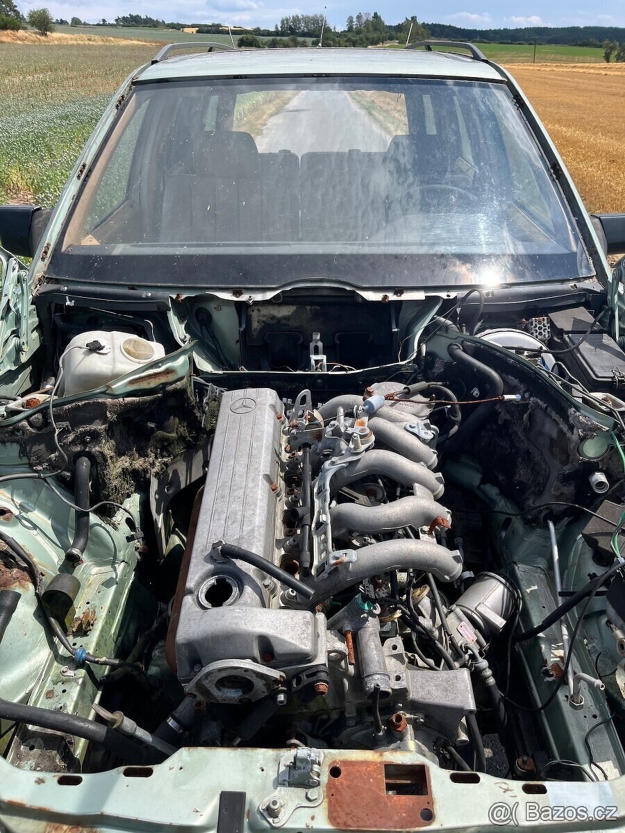 Mercedes Benz w124 250D díly - 11