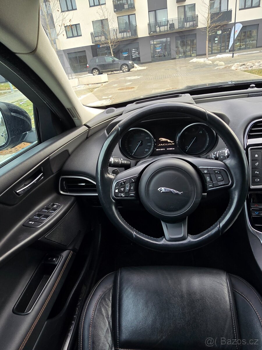 Jaguar XE 2.0d 132 kW - 11