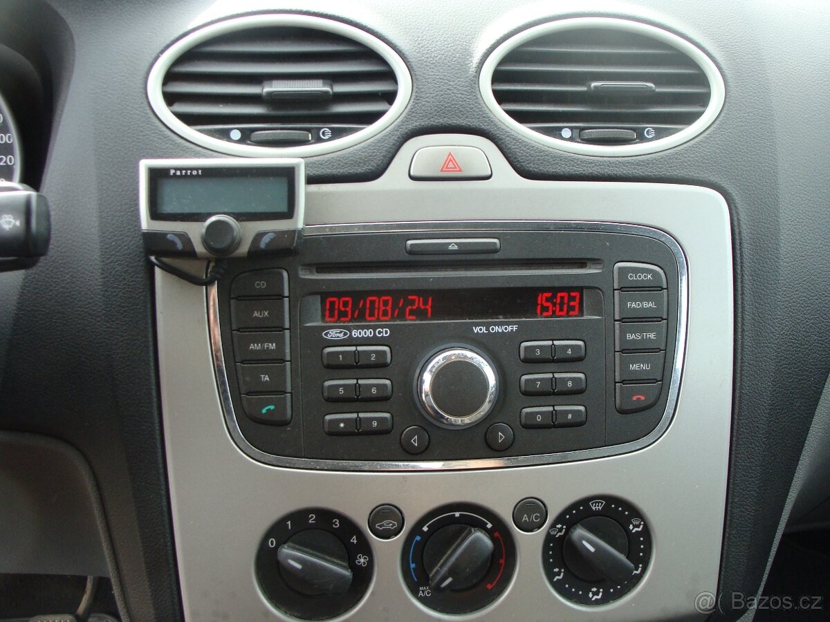 Ford Focus,1.6i,klimatizace, nová STK - 11