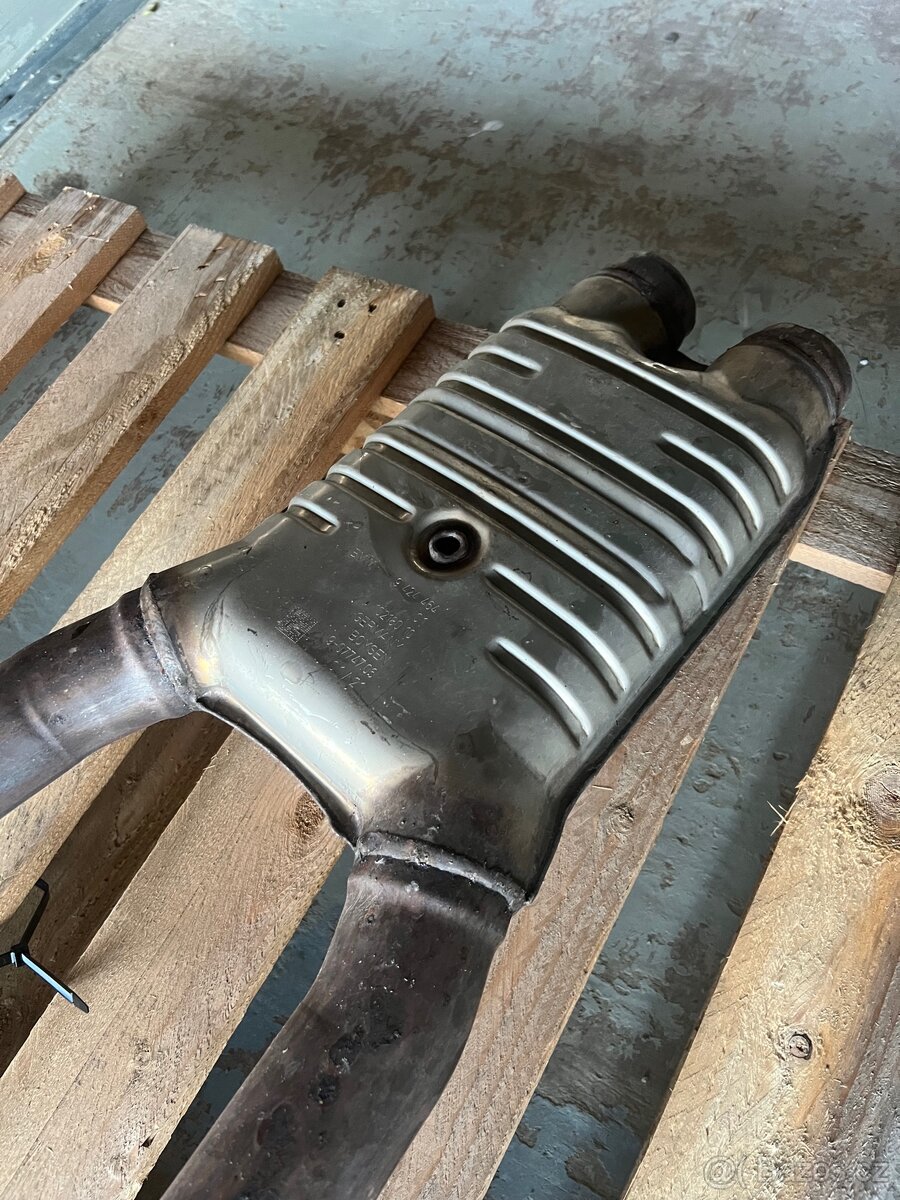 Výfuk BMW M850i 2021 - 11