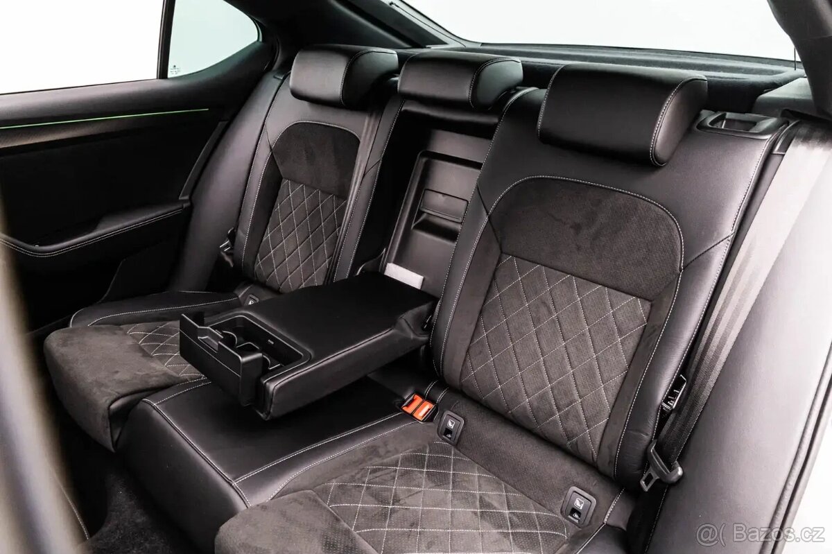 Škoda Superb 2.0 TDi Sportline - 11