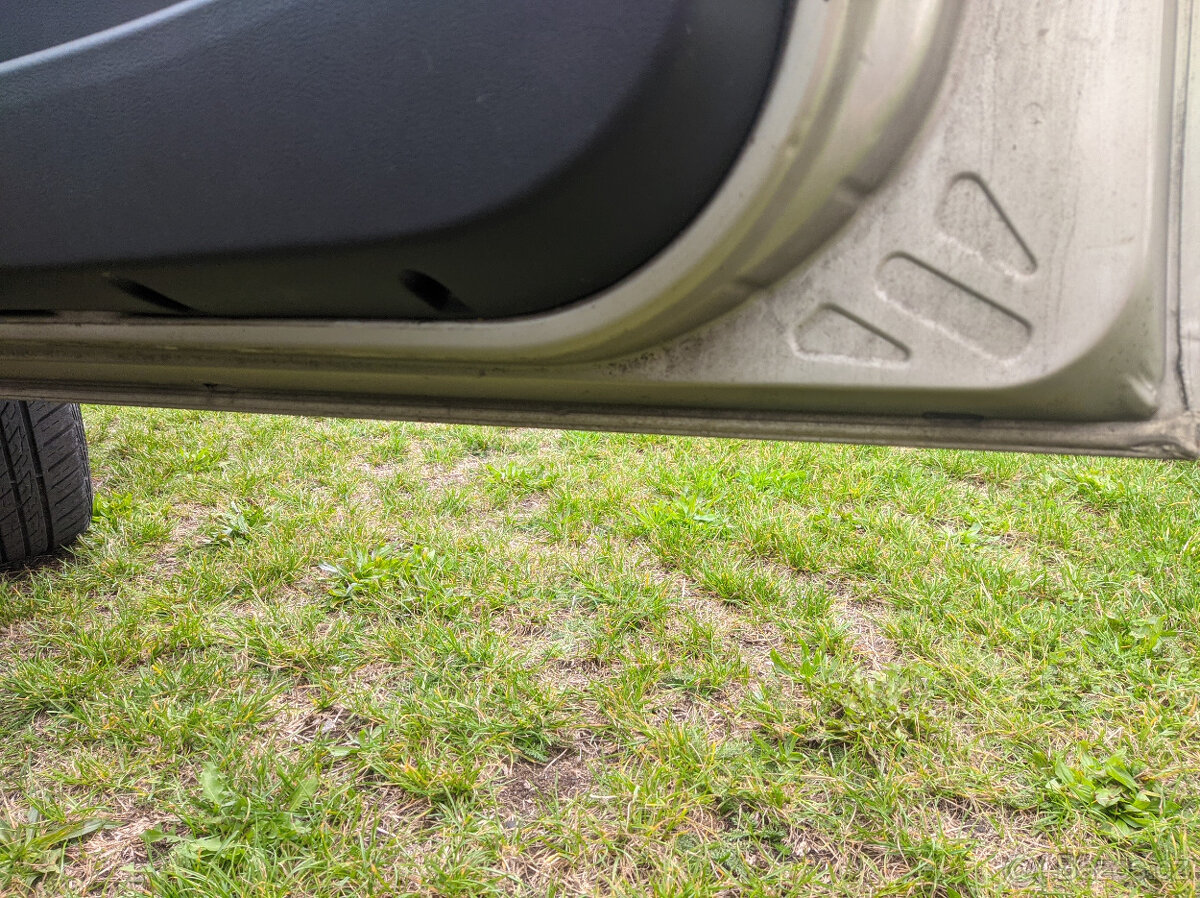 Fiat Punto 188 1.2 8v rok 2008 VADNÉ SERVO - 11