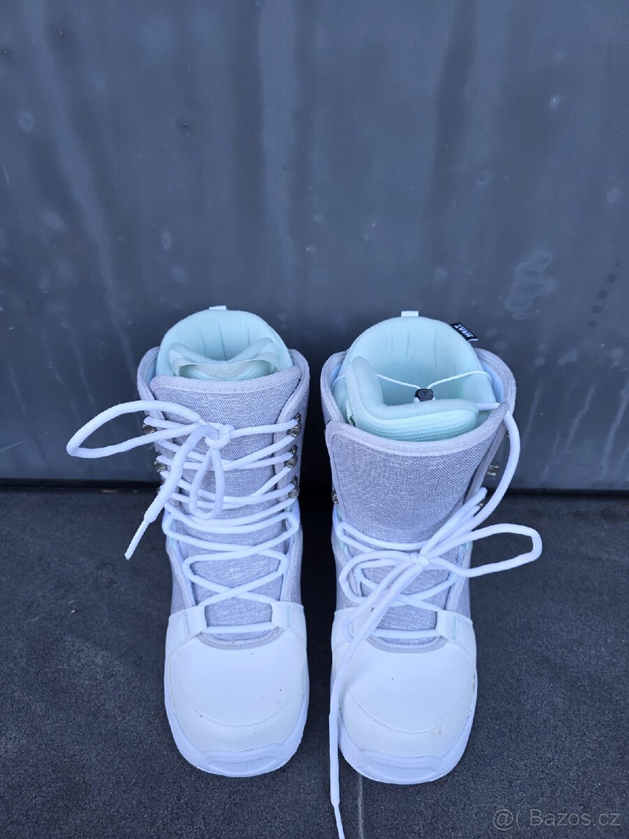 Snowboard GRAVITY, 148 cm + boty - 11