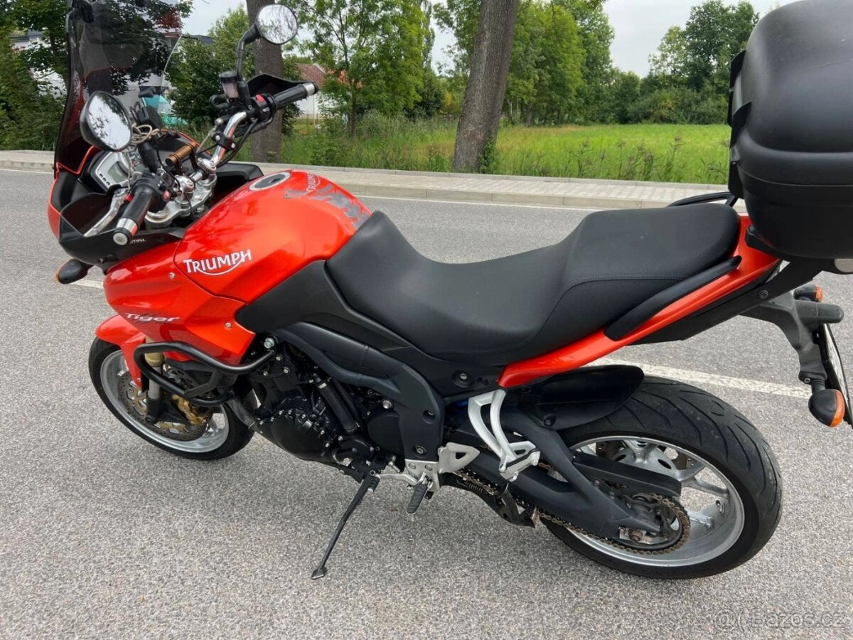 Triumph Tiger 1050 - 11