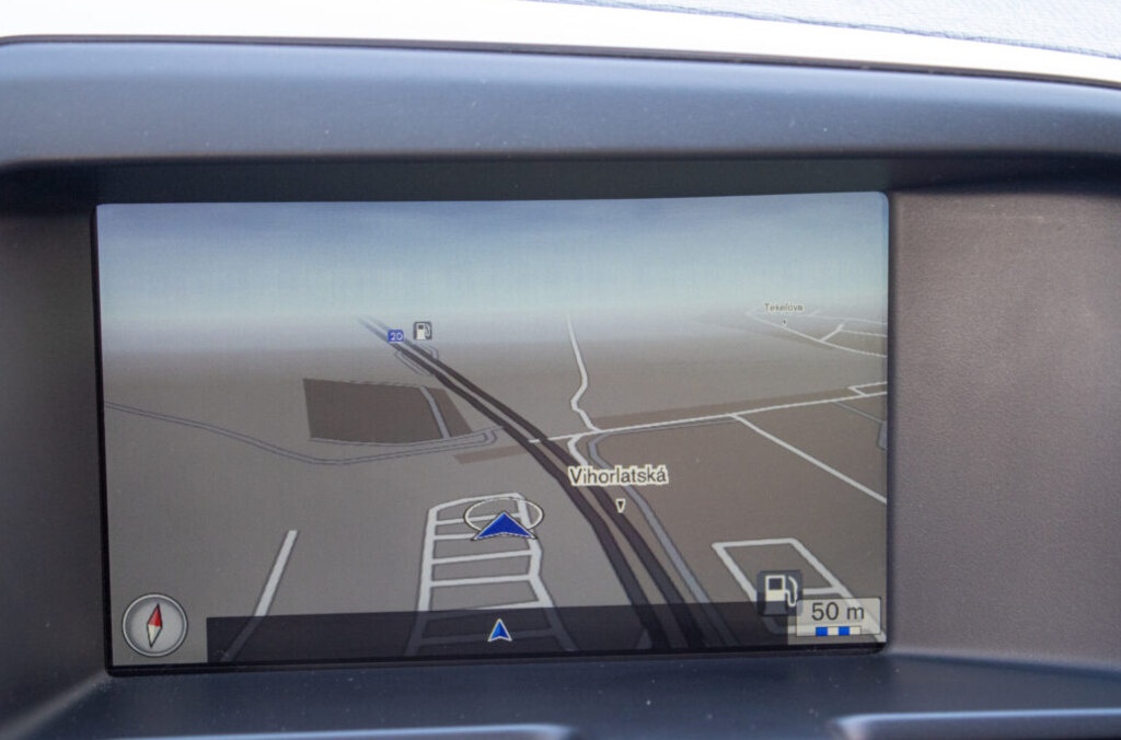 VOLVO XC60 (2015) - 11