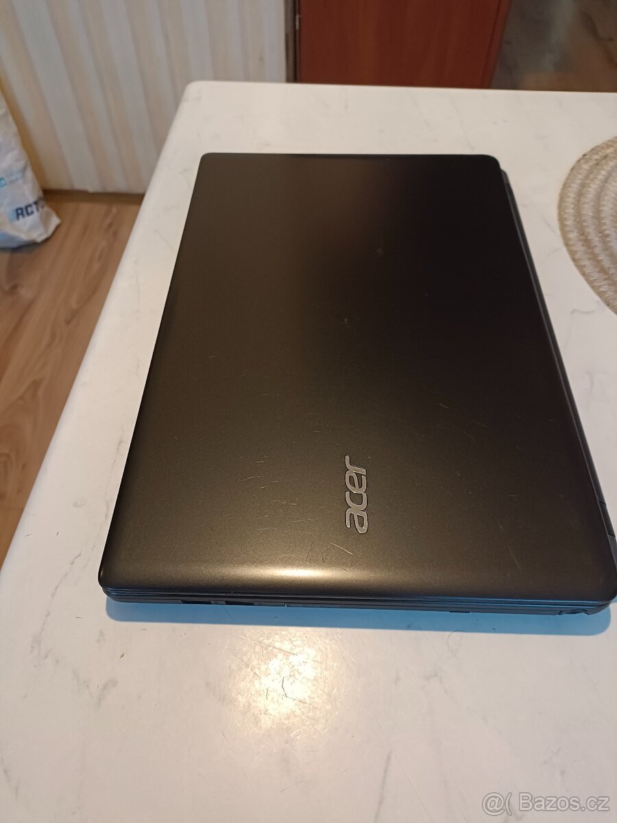 Acer Aspire E1-570G i3 - 11