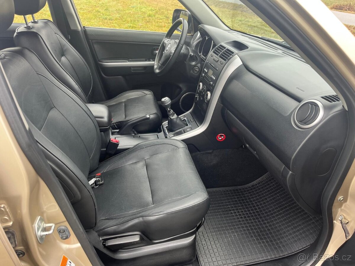 SUZUKI GRAND VITARA II 2.0i 103kw BENZIN MANÁL 4X4 BEZ KOROZ - 11