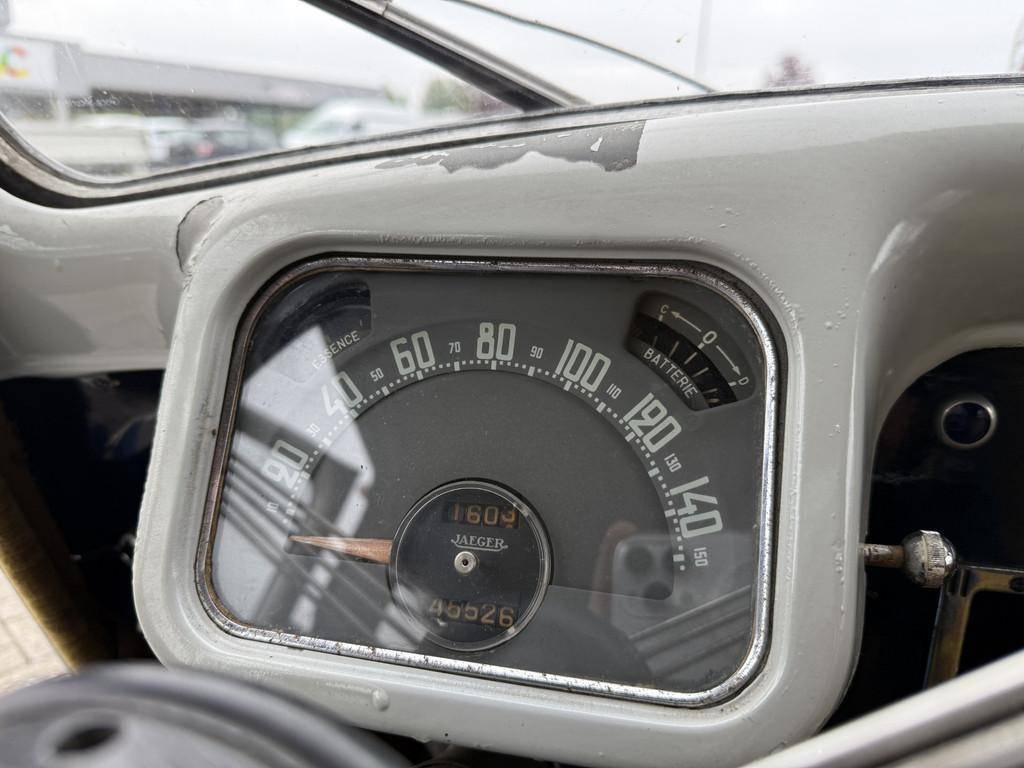 Citroën Traction Avant 11BN z roku 1955 - 11