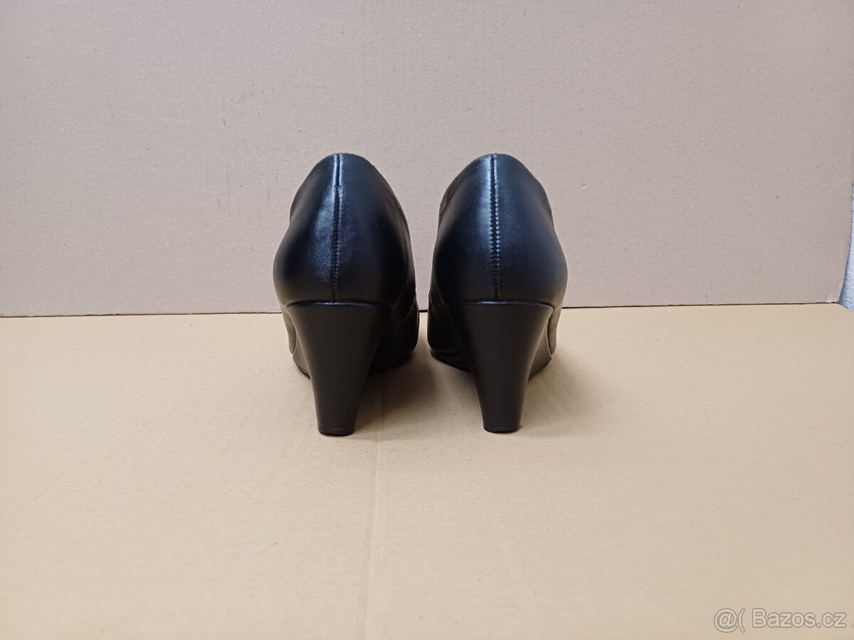 Černé lodičky na klínku vel.37 - 11