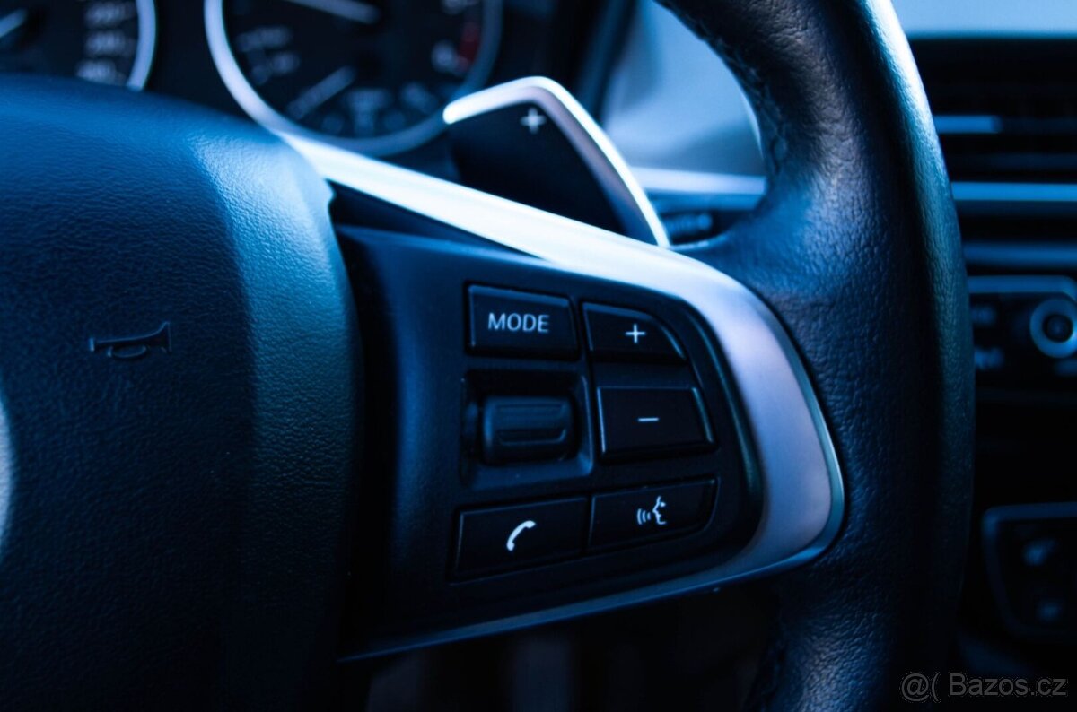 BMW X1 sDrive 18d Advantage A/T - 11