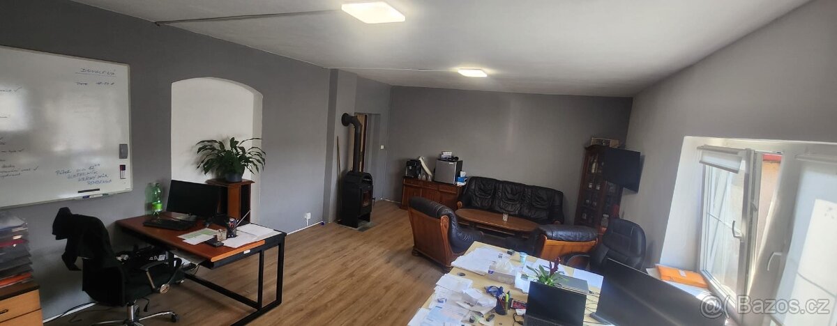 Multifunknční areál - dílny, kanceláře, byty - 11