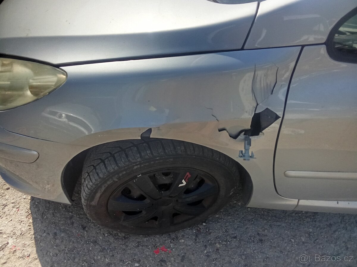 Peugeot 307 cc 2.0i 103kw - 11