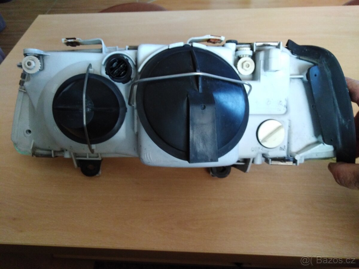 Přední světla Audi Coupe B3 - 11