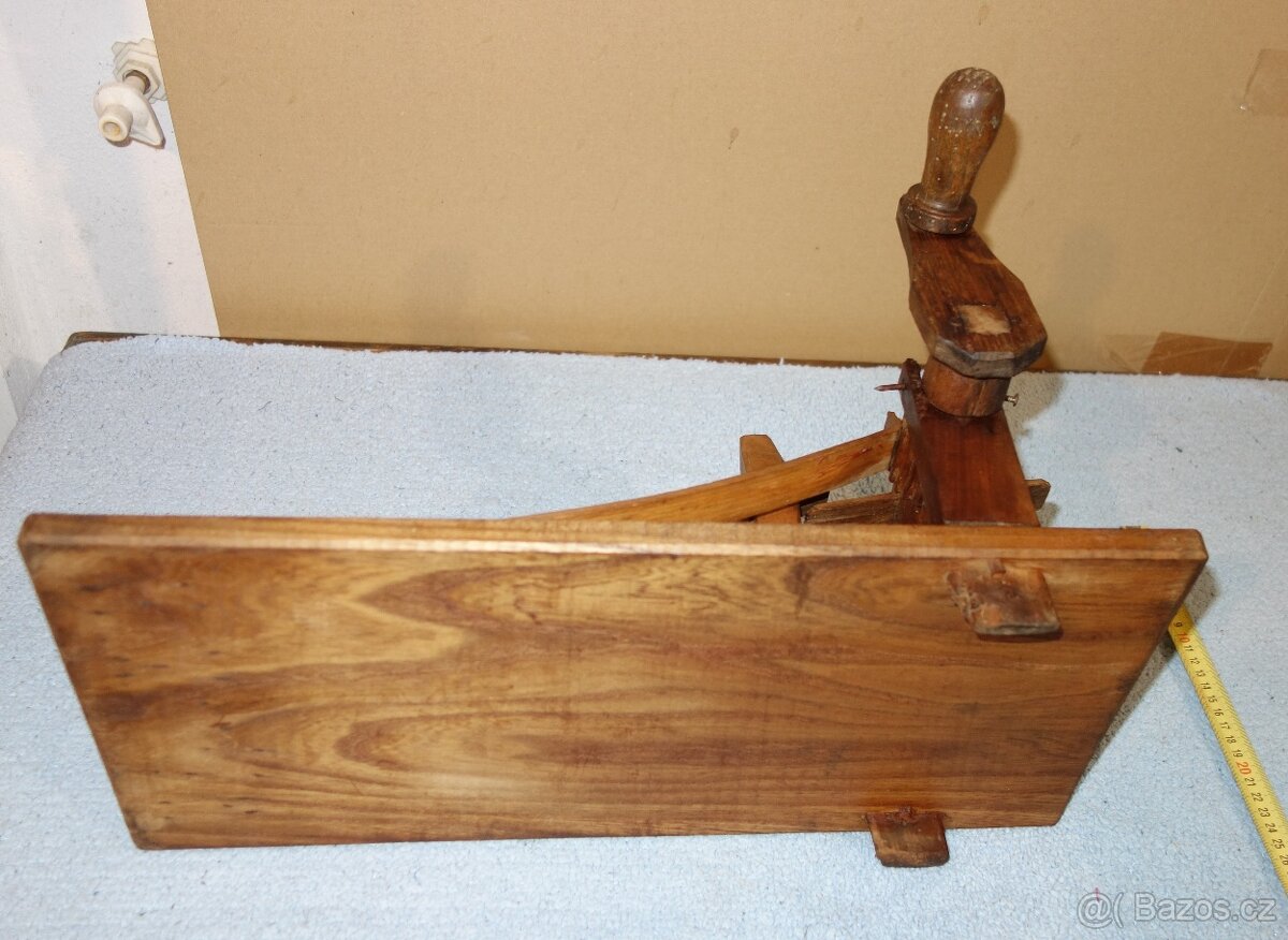 Stará velikonoční hrkačka-klapačka, super model - 11