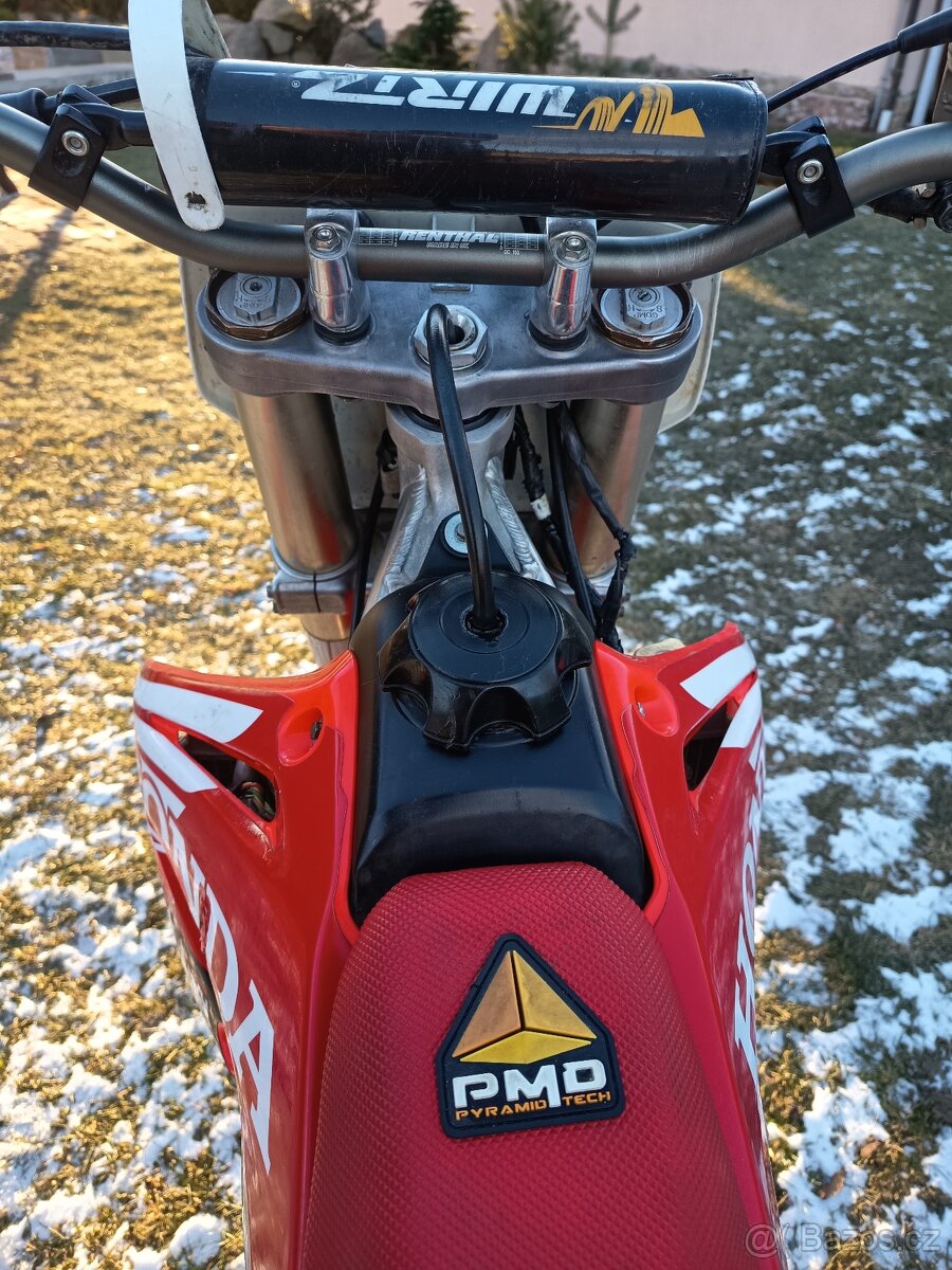 Honda CR250 - 11