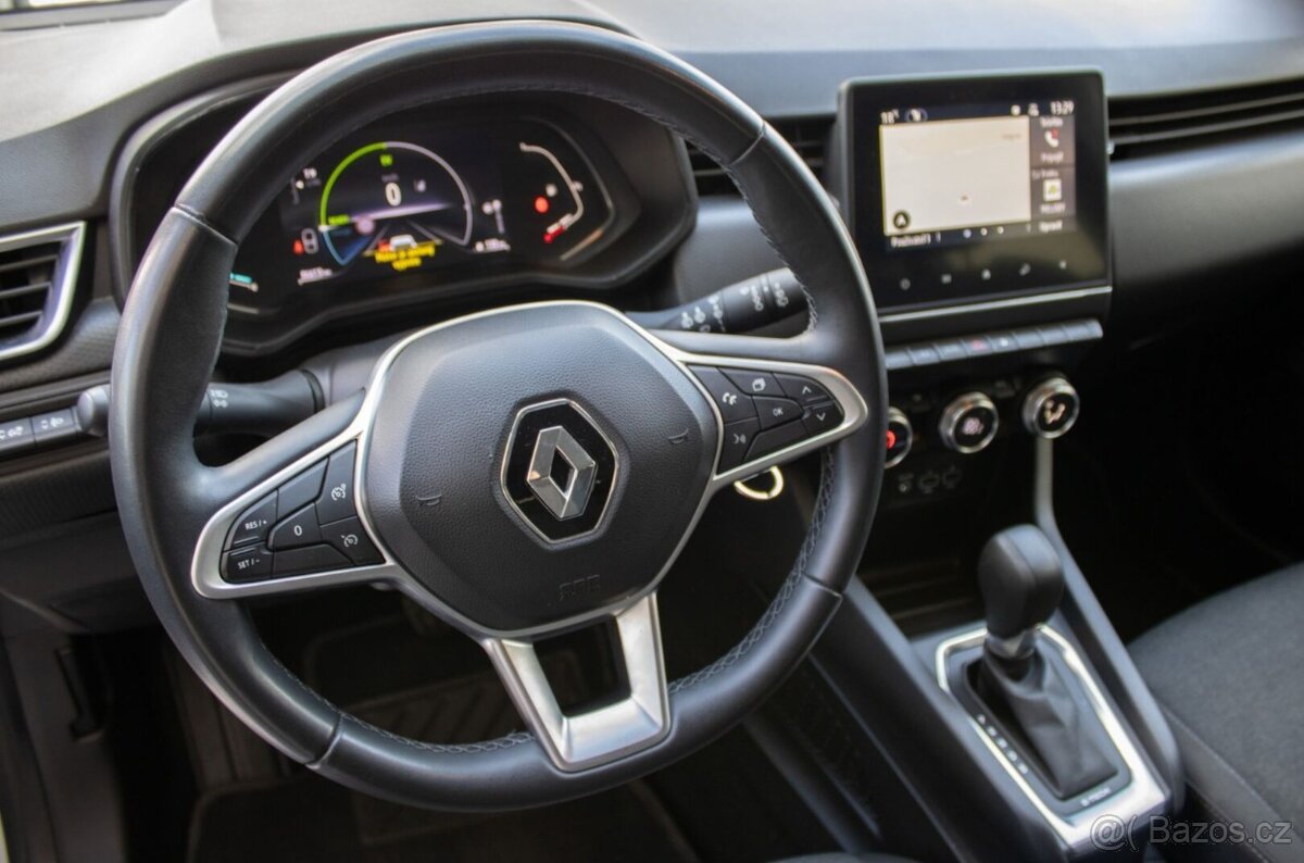 Renault Clio E-tech Hybrid - 11