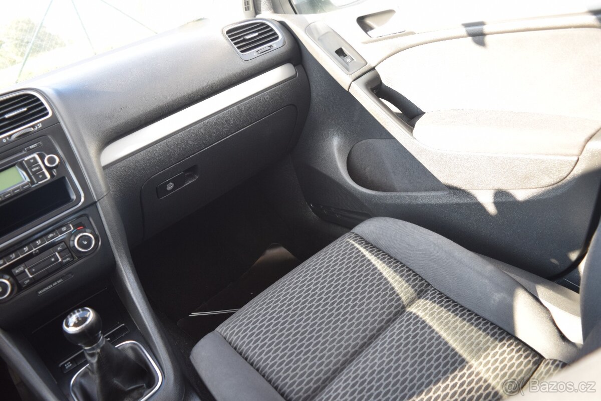 Volkswagen Golf 1.6 TDI BOHATÁ VÝBAVA NOVÁ STK PRVNÍ MAJITEL - 11